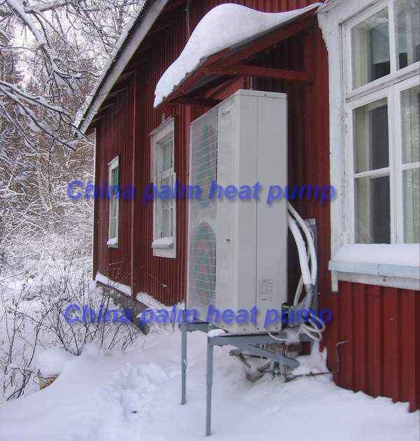 Triaqua split pompe à chaleur combinaison de travail dans la neige en Finlande -23 degrés centigrades